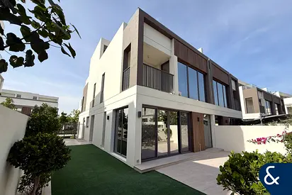 Renovated | Closed Kitchen | 4 Bedroom