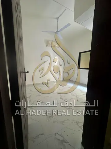 استوديو بسعر رائع جداً، مناسب للعزاب أو الموظفين، يقع في موقع حيوي يوفر جميع الخدمات اليومية وسهولة التنقل.