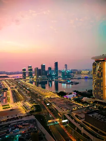 Lovely furnished master room,all bills including, great location in Marina