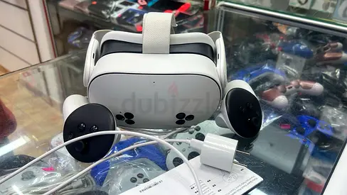 Oculus/Meta Quest 3s VR Headset with Controllers — Good Condition