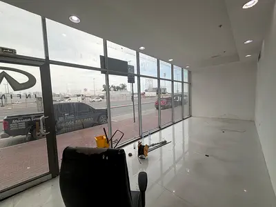 No Agent | Showroom For Rent | Chiller Free