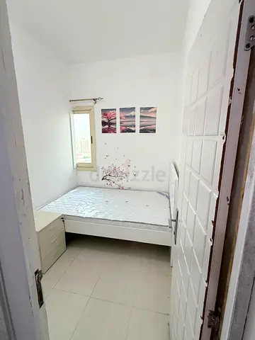 Big partition available for ladis and couple near Dubai border f24 for bus stop