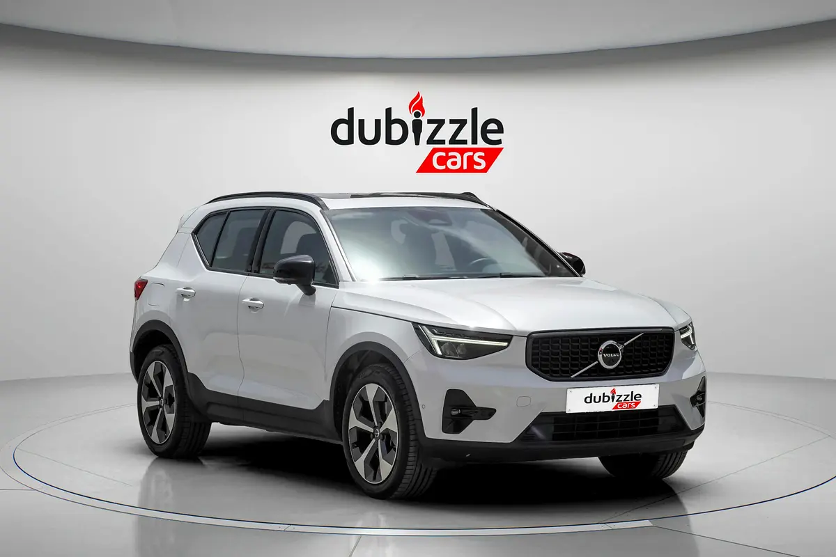 Volvo XC40 2023 — photo 1 of 17