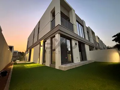 Single Row | Landscaped | Genuine Listing