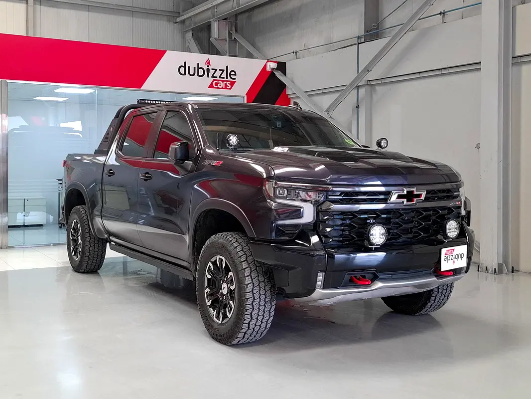 Chevrolet Silverado 2023 — photo 1 of 14