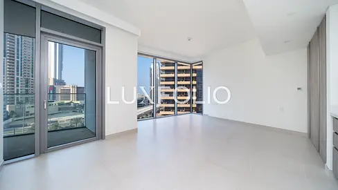 Spacious Unit | City View | Available Now