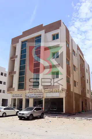 Commercial Shop Available in Prime Area – Ready to Move