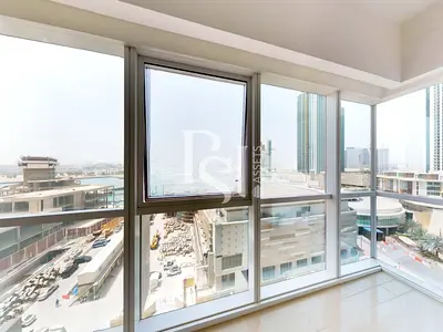 Spacious Apartment | Prime Location | Canal View