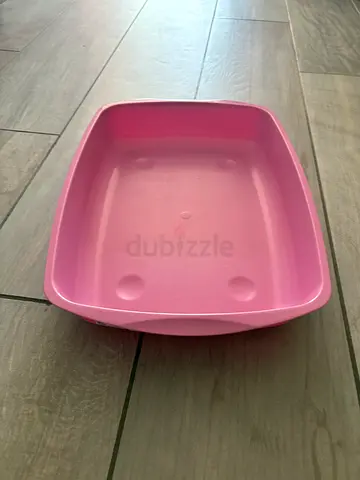Basic pink cat litter tray - good condition