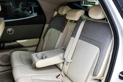 صورة 9 لـ 2022 Genesis GV60