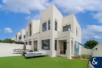 3 Bedrooms | Study | End Unit | VOT | 4 Bath