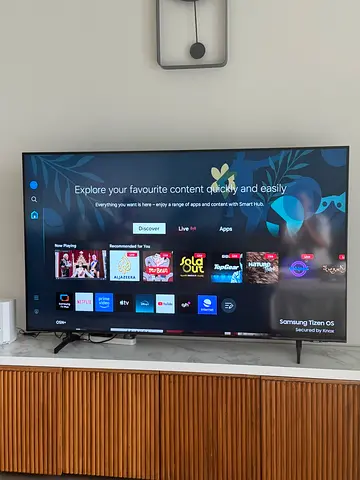 Samsung 60 UHD 4k flat smart TV in Excellent Condition