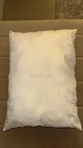Bed pillow 5 AED 💰