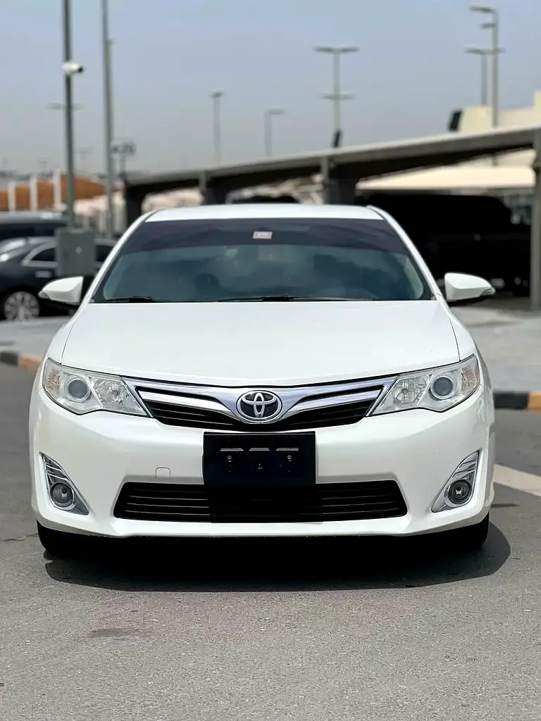 Toyota Camry 2015 — photo 1 of 1