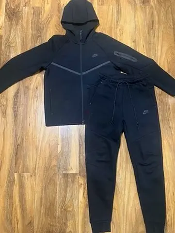 Black Nike Tech Fleece Hoodie  Joggers Set - Mens XL Size (Good Condition)