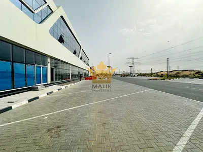 Road Facing Retail Shop - Built In Pantry & Toilet