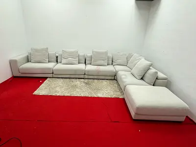 Looks great condition Chattlesmore sofa