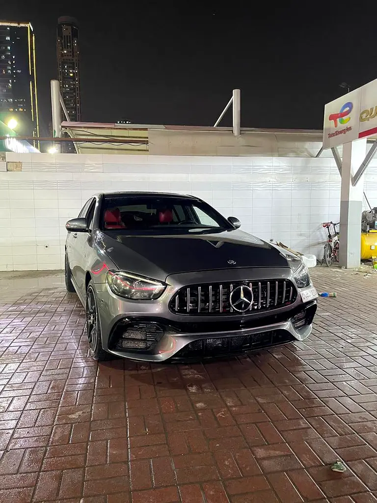 Mercedes-Benz E-Class 2017 — photo 1 of 10