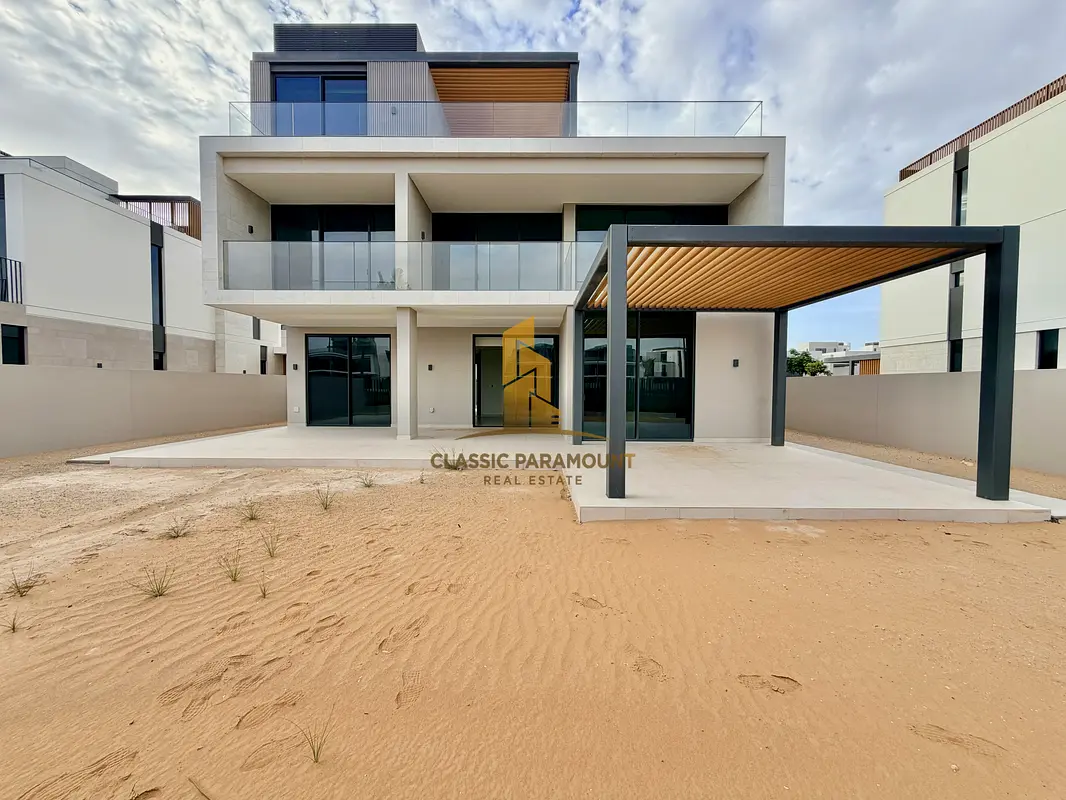On Main Park | Vastu | Serious Seller | Big Plot