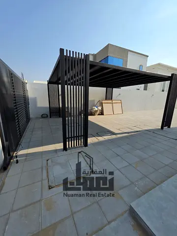 فيلا للبيع فى حو شى بمساحة 10000قدم تملك حر للعرب 5غرف نوم ماستر السعر 4500000درهم