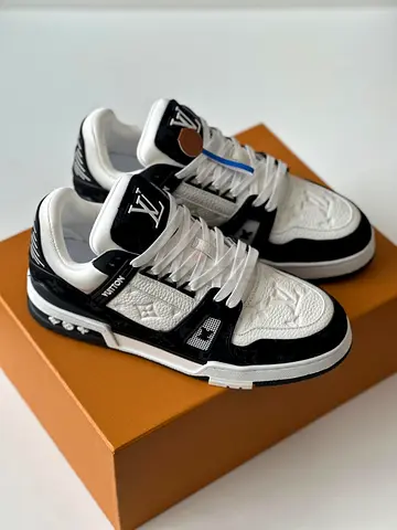 ​Louis Vuitton Black/White Trainers