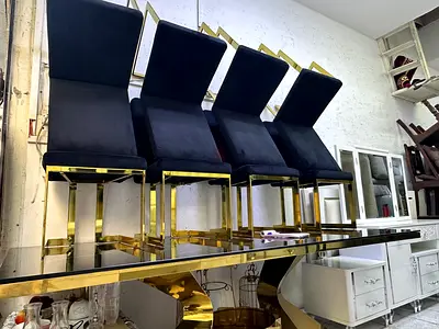 Dinning Table with 8 chairs for sale Dubai