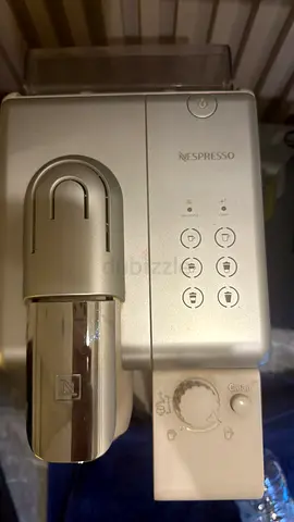 Machine coffee Nespresso Lattissima One