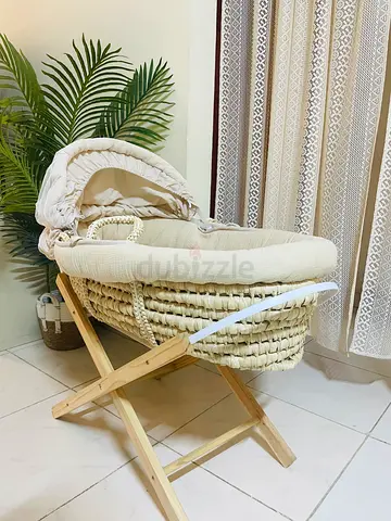 Bonfino Baby Moses Crib – Gently Used, Excellent Condition