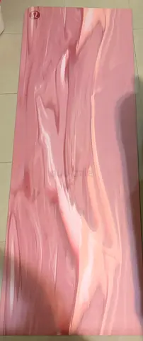 My Lululemon 5mm Pink Marble Yoga Mat — Used 3 Months (small coffee stain)