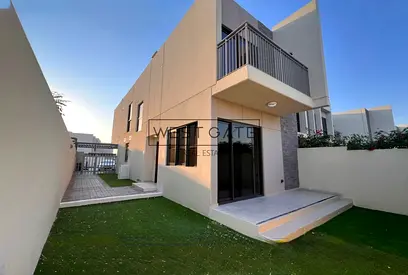 Single Row | L-Shaped Garden | Vacant