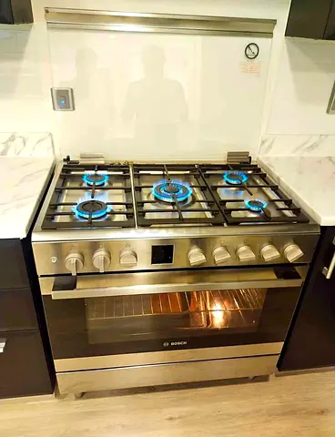 Bosch 5 Burner Full Gas Cooker Range. Oven With Fan. 90×60Cm.