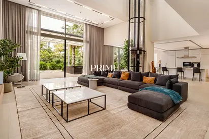 Vacant | Private garden | Rare to market | Duplex