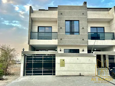 بسعر وموقع مميز للبيع فيلا 5 غرف تشطيب سوبر ديلوكس تملك حر وشامل رسوم التسجيل والتملك