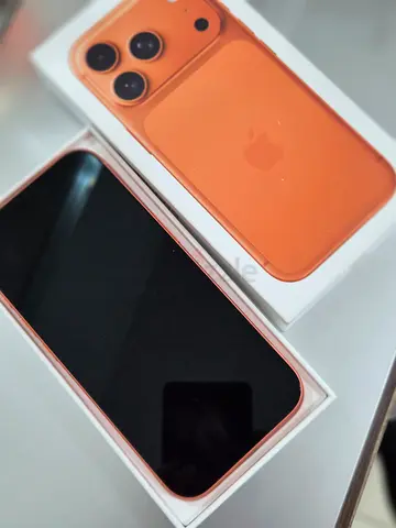 Apple iPhone (Coral/Peach) with Box - Great condition _TDRA approved