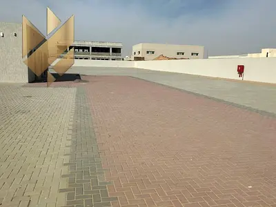 حوطة بالصجعة على الشارع العام مباشرة بمساحة 28000 قدم مع مكاتب وحمام وكهرباء 25 كيلو وات بسعر 500000 درهم 4 دفعات