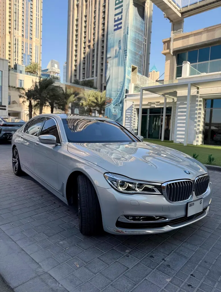 BMW 7-Series 2018 — photo 1 of 7