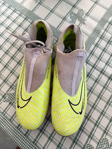 Nike Phantom Football Boots – White/Yellow | Sock Fit