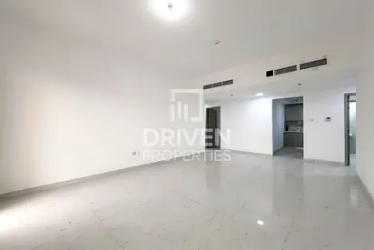 Brand New and Vacant Apt | Vastu Complaint