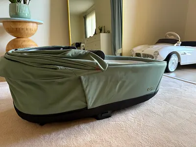 Cybex  Carrycot / Bassinet (sage green) in great condition