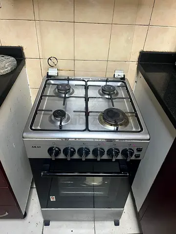 Akai 4 burner cooking range