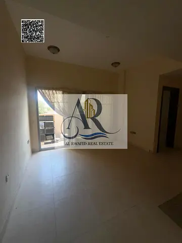 فرصة مميزة للإيجار السنوي في الروضة 1 – موقع حيوي بجوار شرطة الحميدية  إذا كنت تبحث عن شقة مريحة بموقع ممتاز ومساحات واسعة تناسب العائلات، فهذه فرصة ل