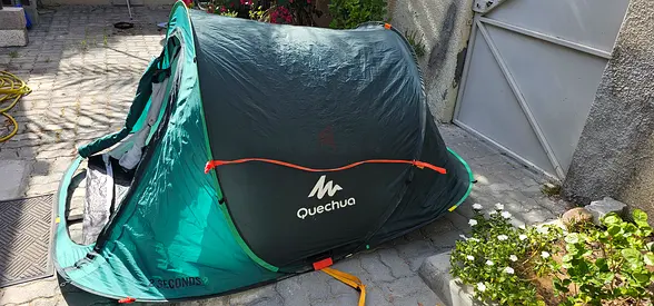 Quechua 2 person 2 second pop up tent