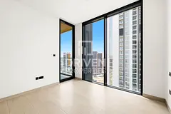 Lagoon View | High Floor with Study Room Apt