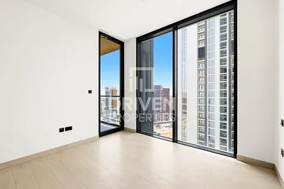 Lagoon View | High Floor with Study Room Apt
