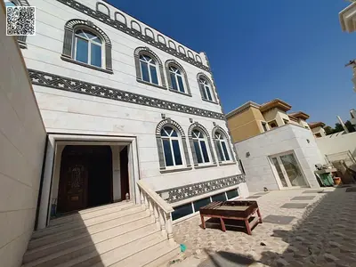 فيلا كبيرة بثمانية غرف نوم | منطقة هادئة | غرفة للخادمة | هوشي الشارقة