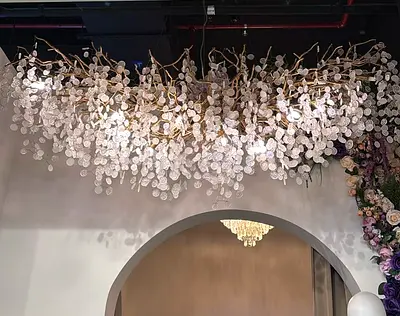 Decorative Hanging Branch Chandelier with Leaf Discs