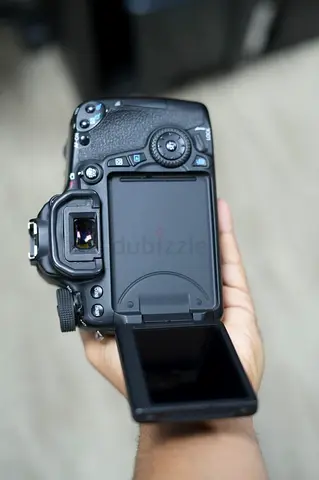 Used DSLR Body with Articulating LCD - Good Working Condition