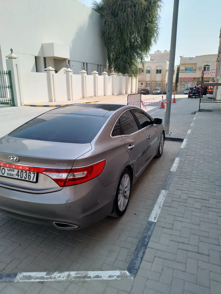 Hyundai Azera 2013 — photo 1 of 4