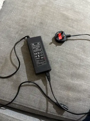 36V BATTERY CHARGER LIKE NW FOR E SCOOTER