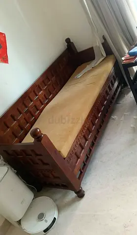 High quality Three seater sofa original wood